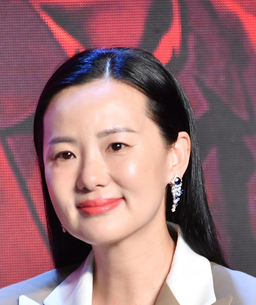 咏梅《小欢喜》碾压海清,49岁成为第一位获柏林影后的大陆女演员