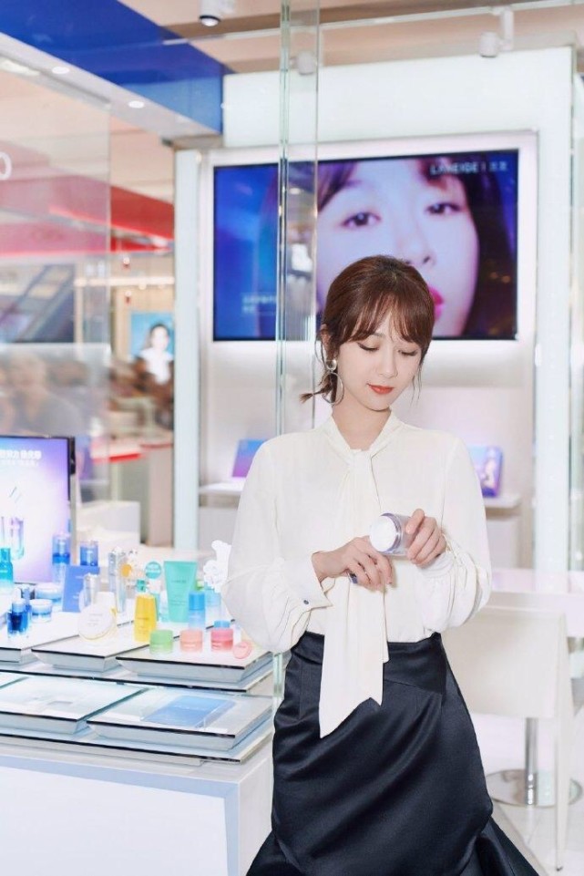 杨紫美图:甜甜的气质超可爱