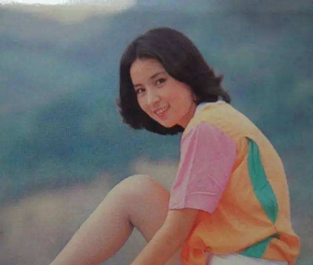 林凤娇年轻时也是女神,网友:难怪成龙要抛弃吴绮莉!