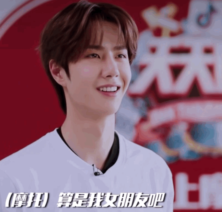 王一博哭泣为啥能上热搜?他是一个被演艺事业耽误的赛车手!