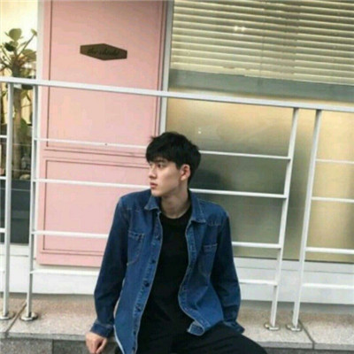 好看的男生���像:积极向上的心态学习和生活才是快乐永恒的主题