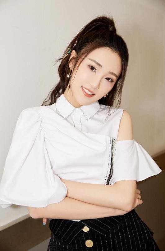 专访:在《老酒馆》里出演"小棉袄",张可盈感谢妈妈张