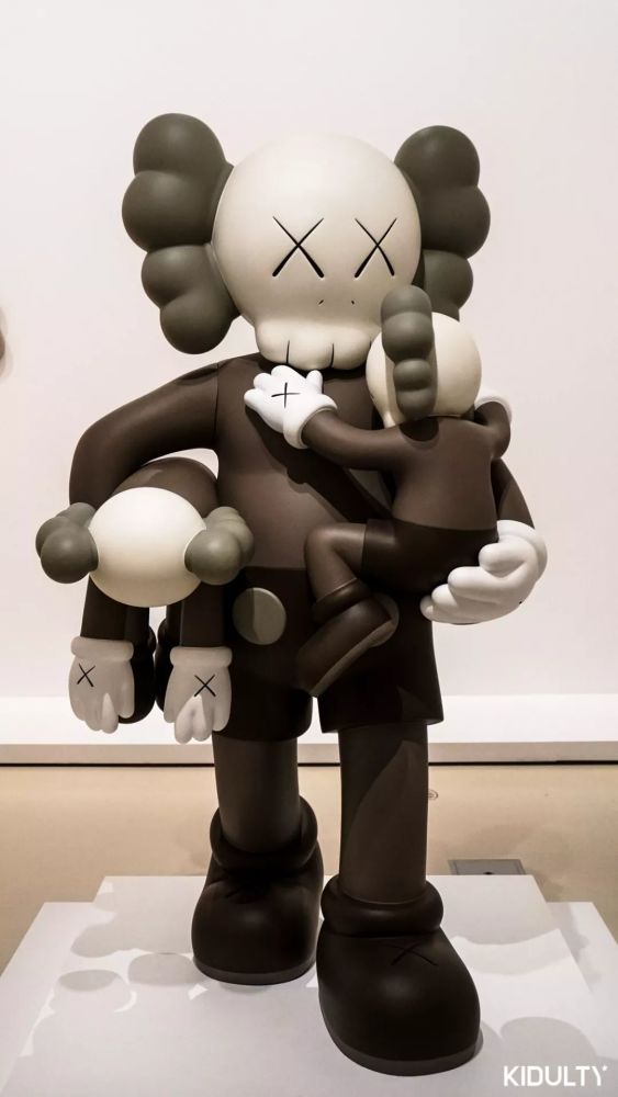 酝酿五个月的 kaws 展,我们提前为你揭秘