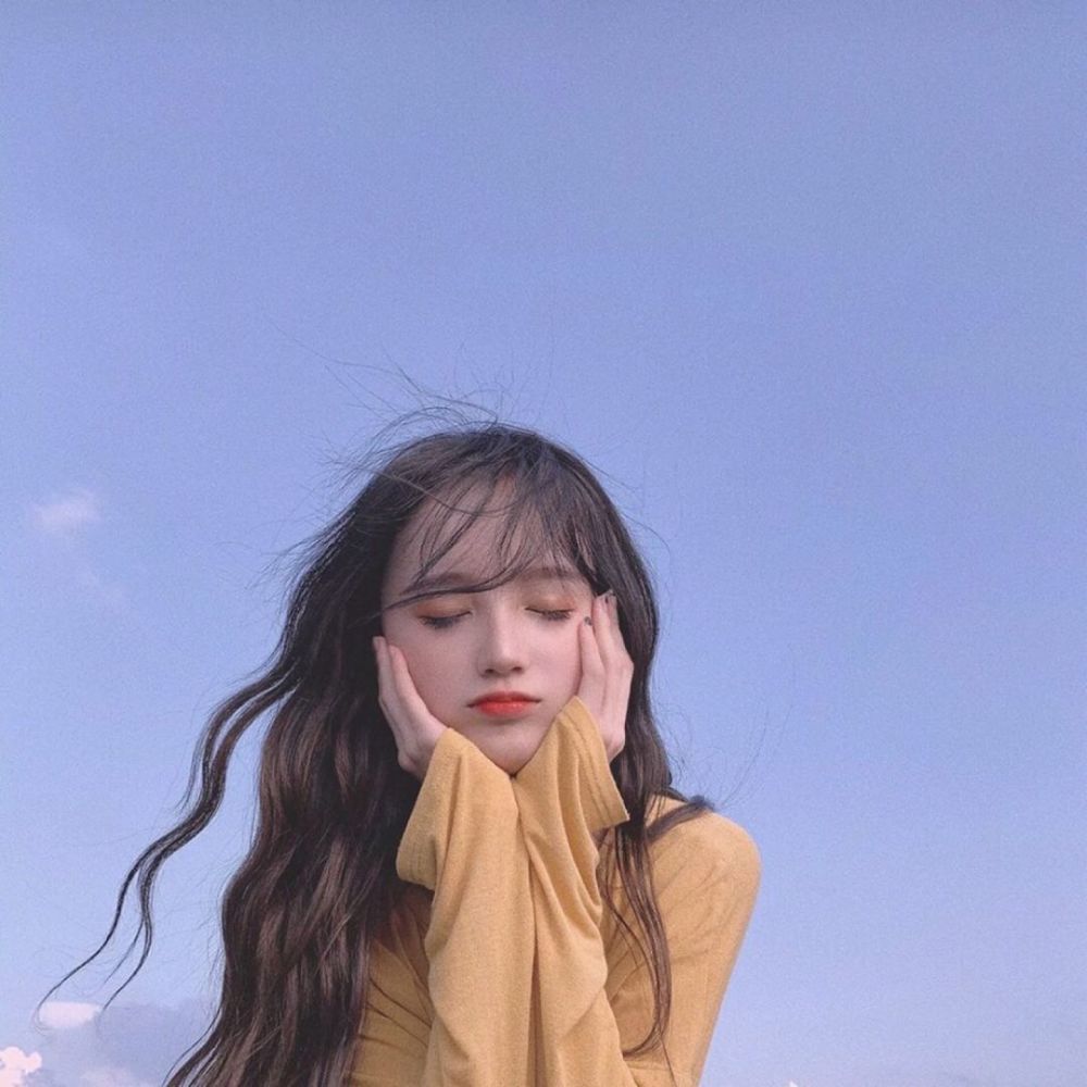 阳光女生头像:你是世上的光,即使在群山深处也无处可藏