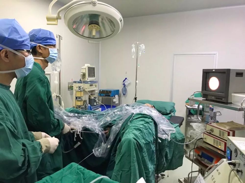 惠东二院泌尿科专家王伟用微创手术治愈他日久的输尿管结石