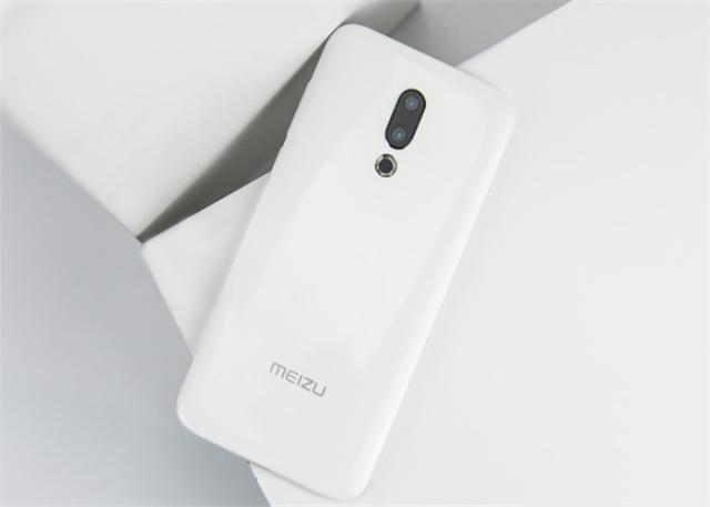 为什么很少有手机厂家生产纯白色手机，原来因为这3个原因