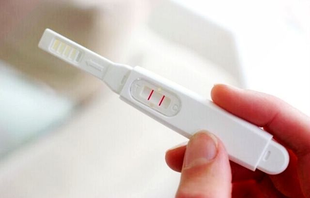 验孕棒测试四次都是阴性,医生却说怀孕了,怎么回事?