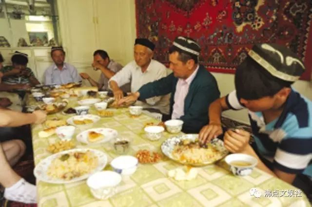 新疆笔记||乌孜别克族抓饭"安坚婆罗",你吃过吗?