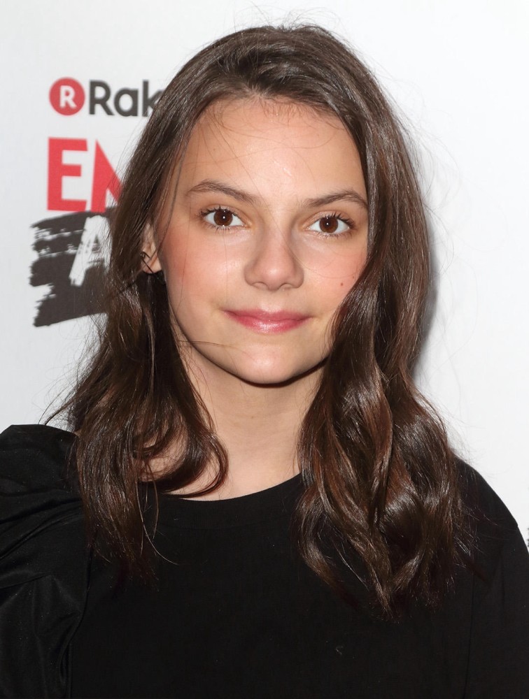 最后一页 13岁的西班牙演员达芙妮·基恩(dafne keen)曾饰演《金刚狼