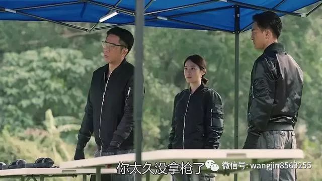 「飞虎之雷霆极战」:清纯眼镜妹逸敏圈粉,30岁蔡洁现实中是这样
