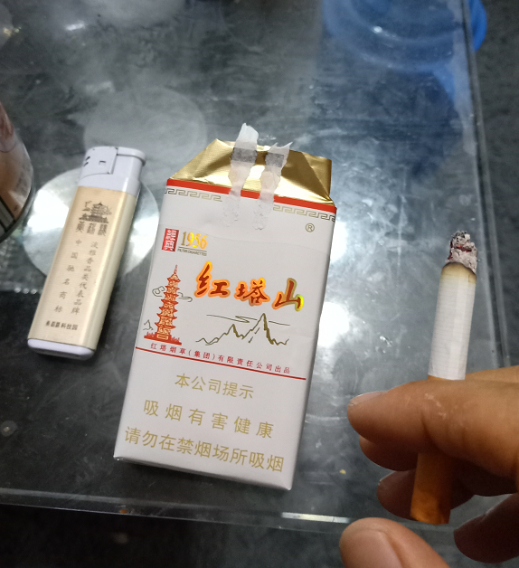 "让人意外"的四款廉价烟,卖相挺寒掺,口感和百元好烟不分上下