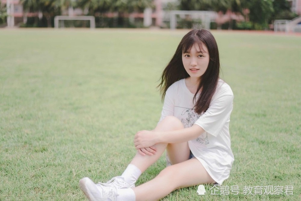 高中女生自以为"时尚"的三种行为,在成年人看来,却