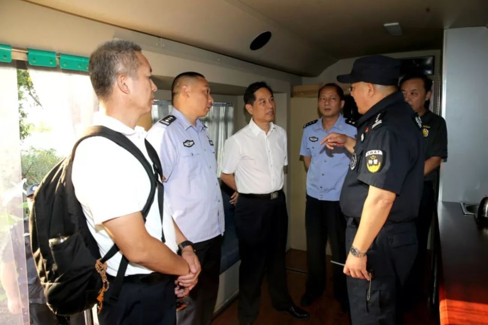 厅治安总队政委夏晓鸥,反恐总队总队长倪无名以及政治部