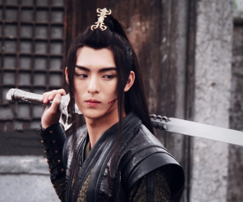 《陈情令》之后,"薛洋"王皓轩官宣新剧,搭档火箭少女成员!