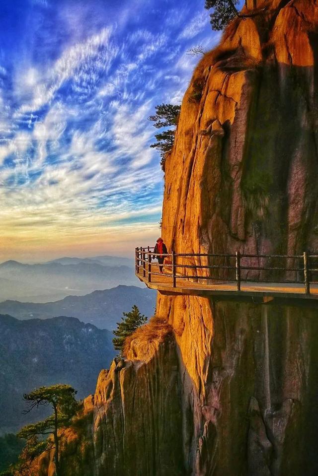 聆听钟鸣 千年的古刹隐藏在寂静的深山 "中国佛教四大名山"的九华山