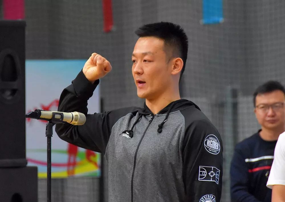 巴彦淖尔市首届篮球赛今日激情开赛火热赛场等着你