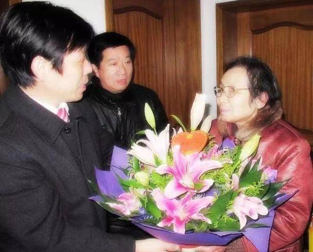杨汝杰侄女李佩霞受到感召,第三代子女将成为捐遗志愿者杨培汉的儿子