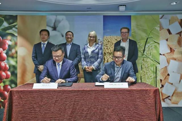 一线丨瑞幸咖啡与路易达孚签署协议 共建果汁合资公司