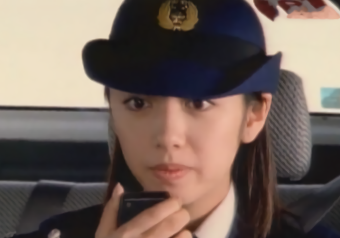 铁甲小宝中隐藏高颜值萌妹,女警只算一般,她才是女人味十足