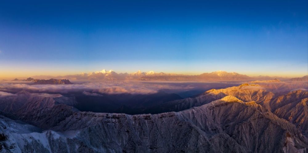 牛背山2020年开园,集装箱酒店,星空帐篷,山顶艺术馆