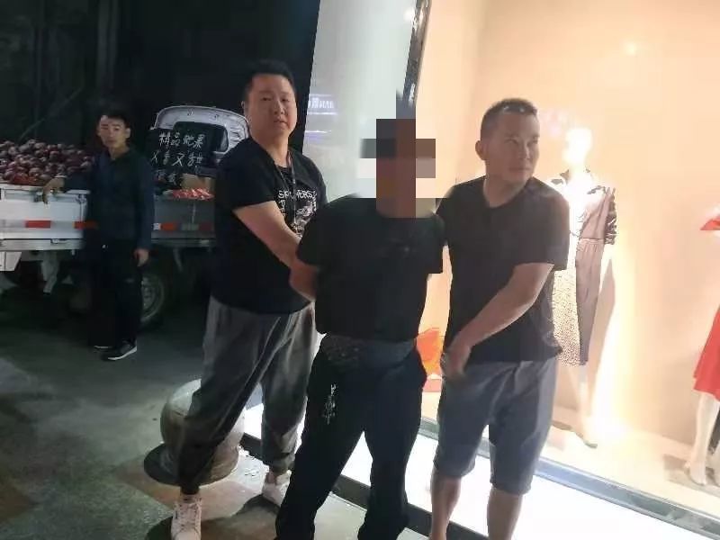 邵阳抓获一名潜逃8年命案逃犯和一名涉嫌故意伤害逃犯