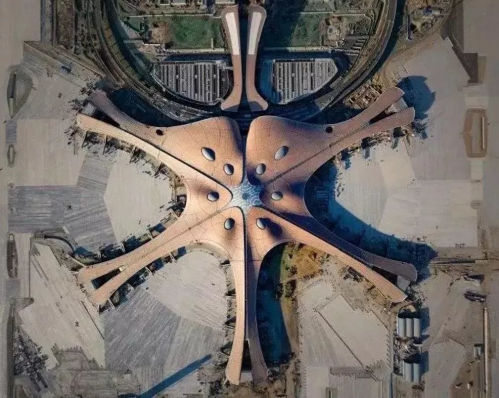 北京大兴机场艺术与美学结合扎哈哈迪德大师最后的作品宣传片