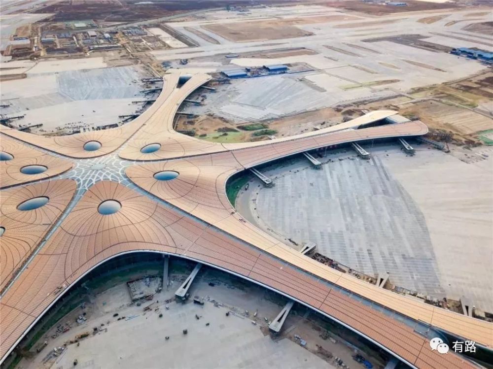 大兴机场通车啦!对比土耳其伊斯坦布尔机场,哪家更令你眼前一亮?