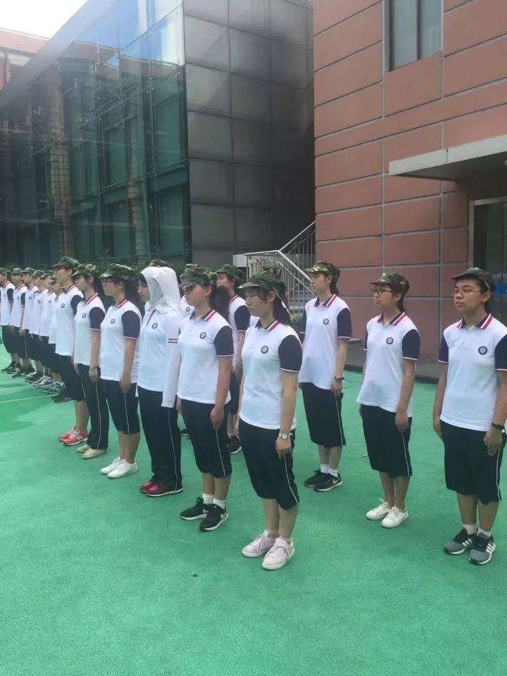 高中阶段学校校服图鉴 - 乐清市北白象宝丽来服装厂