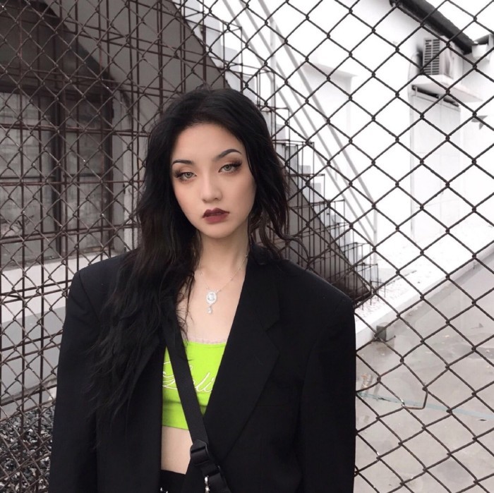 酷女孩专属头像:世间一切皆可努力,唯独相爱全凭运气