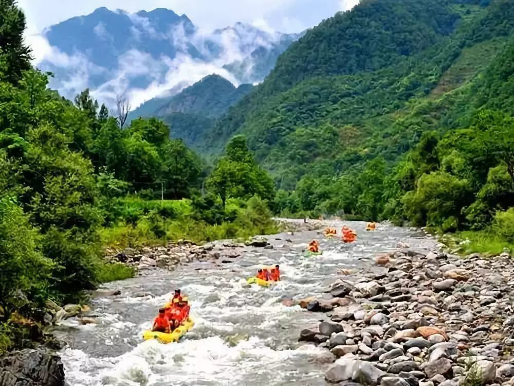 四,秦岭峡谷漂流地址:太白县青峰峡森林公园青峰峡森林公园位于太白县