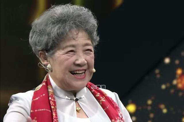 85岁陶玉玲首谈幸福婚姻,当年追求者有一个连,为何选中"小秘书"?