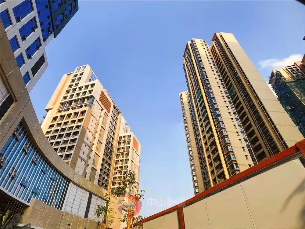 就在这个地段,金鹰半山花园,成为今秋中山楼市的热点.
