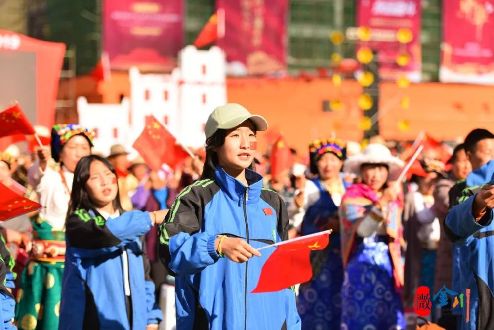 韩兴鸿金川中学校长"我们学校从准备到演出已经半个月不止了,一些方队