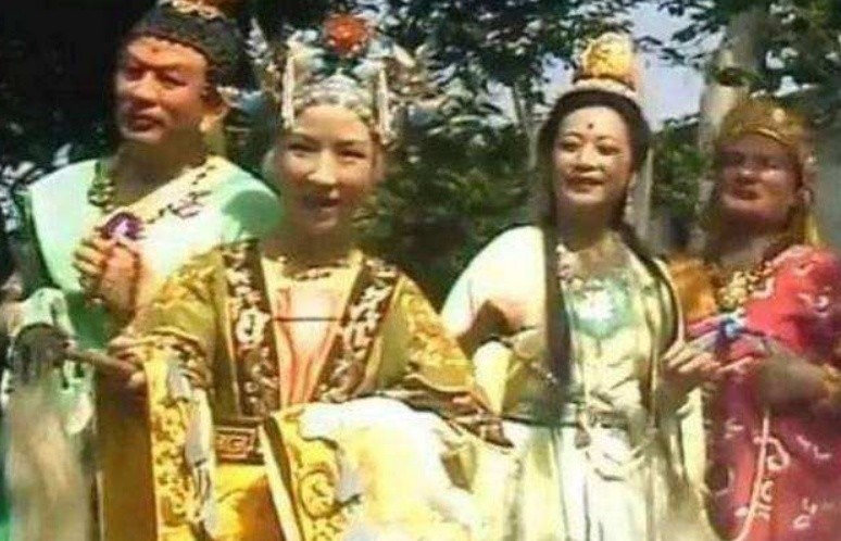 黎山老母招亲为何自报生辰,姓氏?难怪孙悟空沉默,猪八戒中计