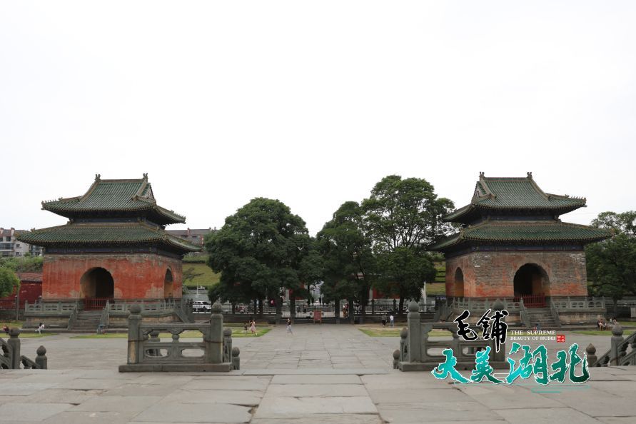 峻岭之中,至南岩宫会合 武当山道教道教宫观庵堂著名者 遇真整,玉虚宏