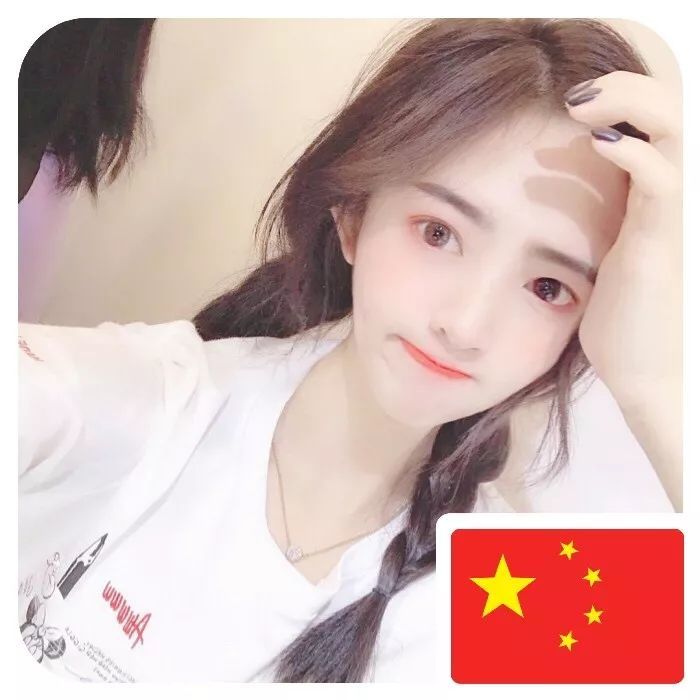 与国旗同框女生头像