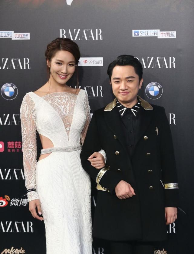 王祖蓝的模特老婆李亚男,其实都恋爱八年多了