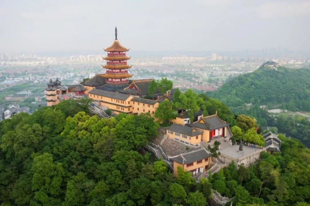 滨江文化体育广场,南通壹城休闲文化街区,三鲜街美食文化街区,狼山