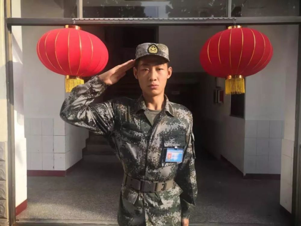 中国军人霸气表白祖国!