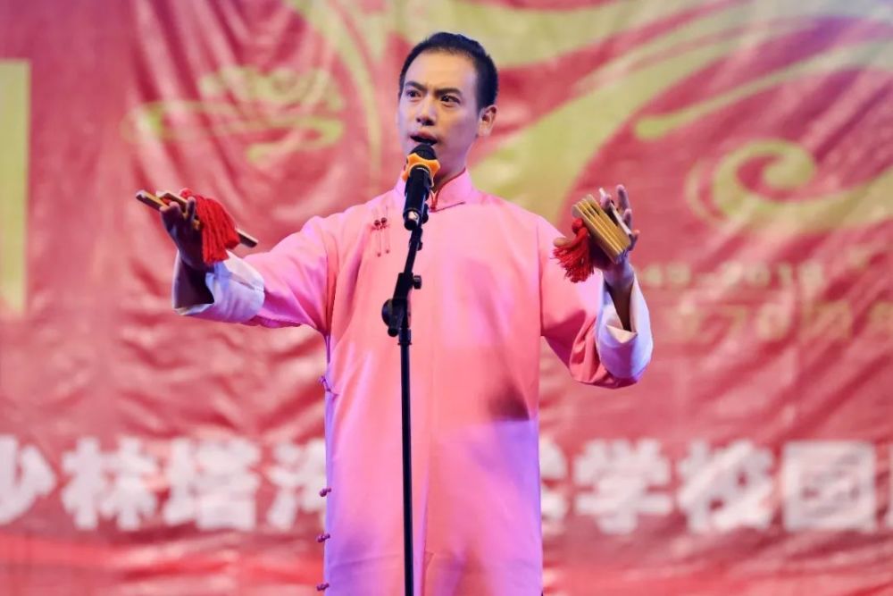 塔沟武校举行国庆文艺晚会功夫小子多才多艺精彩纷呈