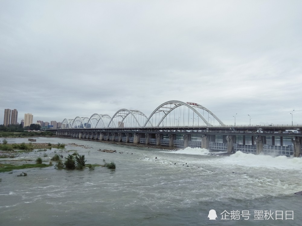 弹指一挥间,汉中一江两岸沧海桑田物换星移,已经今非昔比了