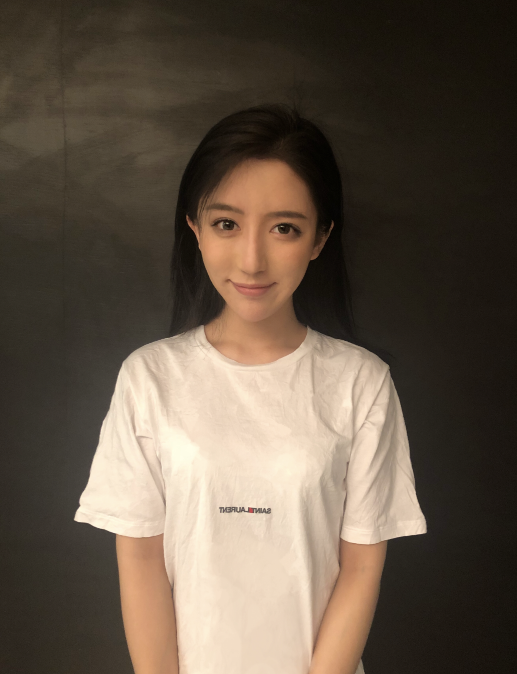 小团团的真名叫玉婷,呆妹儿的真名吉昕薇,沫子的真名有些奇怪