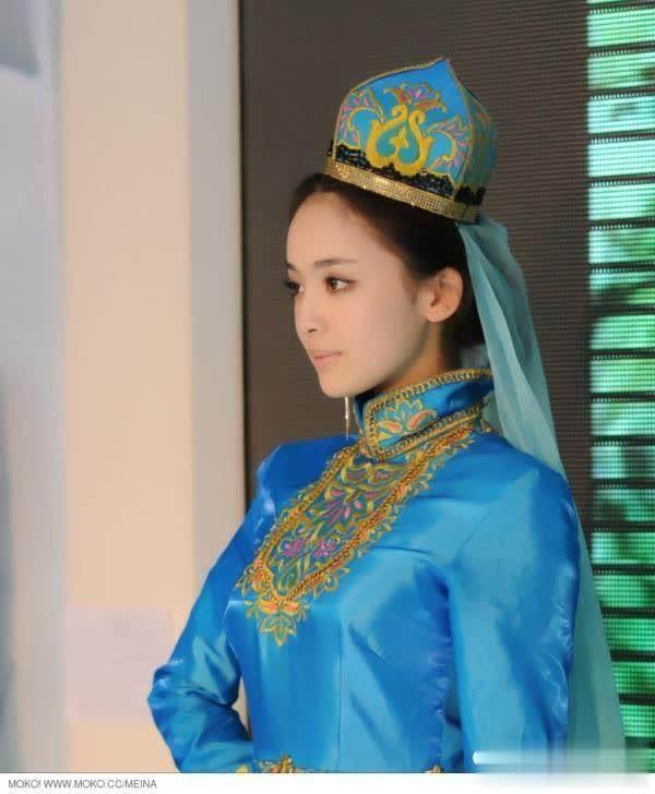 新一代的神仙姐姐,"新疆妹子"古力娜扎,一路走红一路被黑到底