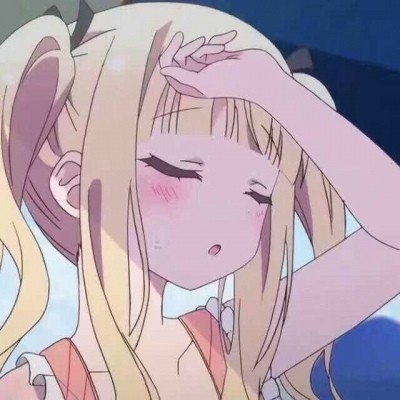 动漫女生头像:你看天上那片云,像不像我肚子里的闷气