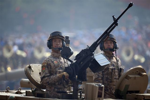 国庆阅兵空降兵海军陆战队终于告别蓝精灵,背后还有更