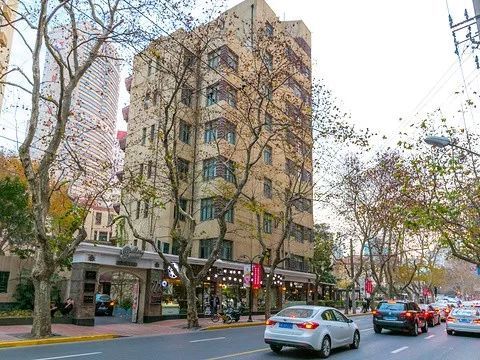 凯文公寓(英语:cavendishcourt)是一幢位于上海市徐汇区衡山路525号与