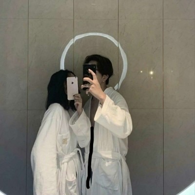热恋期"亲亲抱抱"只是过去式,00后都这样做了,甜蜜一整天