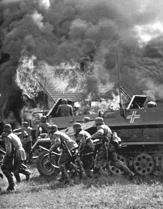 二战东线战场老照片:直击苏德战争的惨烈,镜头下的