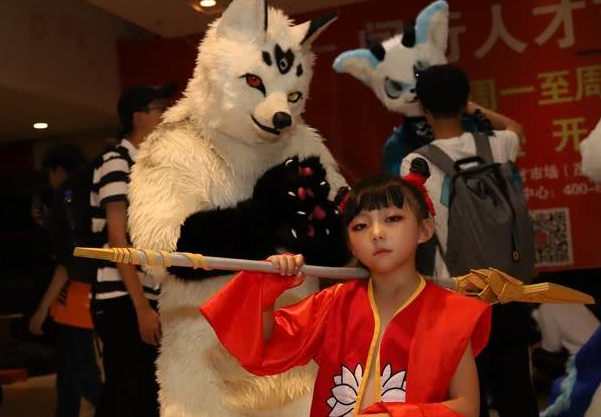 小孩神级cos哪吒,眼神太痞,网友:一山更比一山高