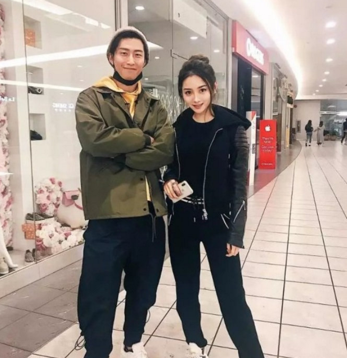 公布恋情半年,窦骁被爆带何超莲见父母,赌王女儿要争